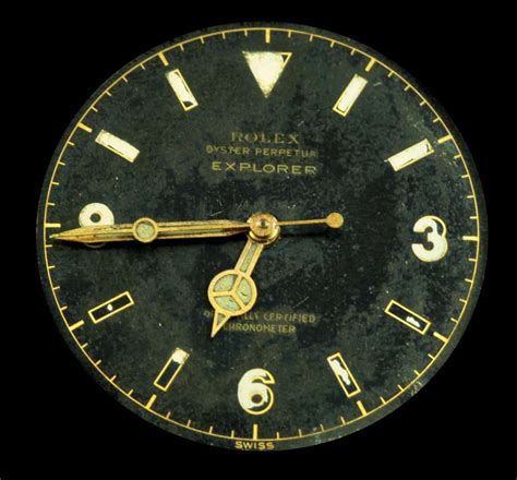 Very Rare 6610 tropical gilt with a no crown logo service dial.